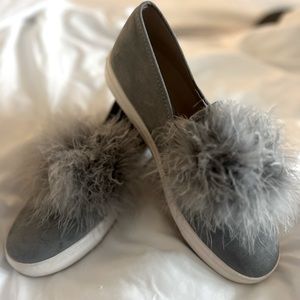 Like new Steve Madden Feather Slip ons size 7